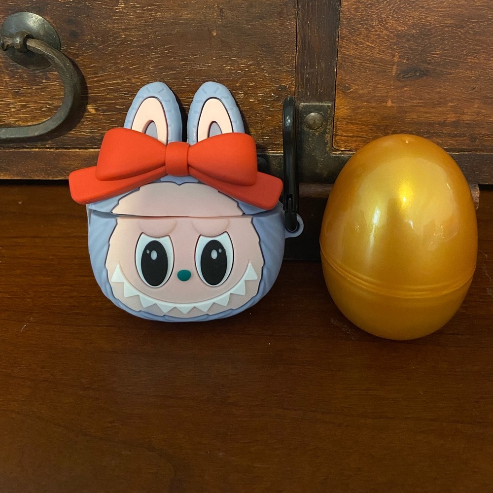 🍀5 for $25🍀Labubu Inspired Earbuds Case + Labubu Inspired Egg W/Goodies Inside - Picture 3 of 7